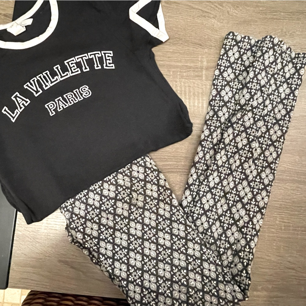 Pregnancy blouse & skinny maternity pant